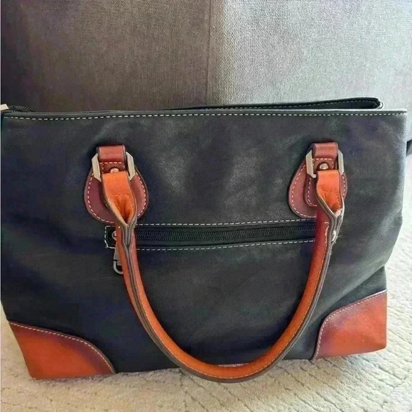 Hemazhudfan Medium Size Vinyl Purse - Picture 2 of 6